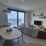 Uitzicht Luxe Met Ruim Terras Zwembad & Gym Ostende