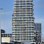 Uitzicht Luxe Met Ruim Terras Zwembad & Gym Apartamento *