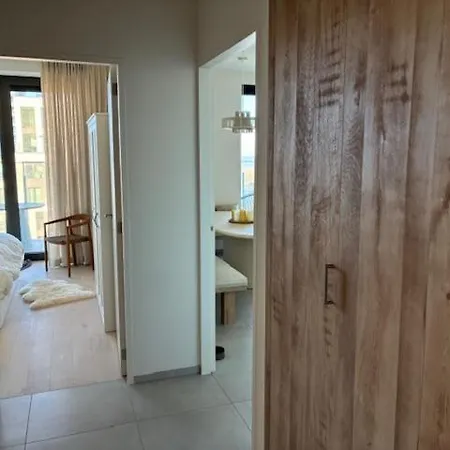 Uitzicht Luxe Met Ruim Terras Zwembad & Gym Oostende