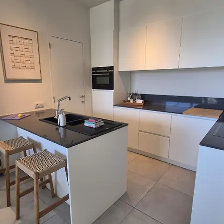 Uitzicht Luxe Met Ruim Terras Zwembad & Gym Apartment *