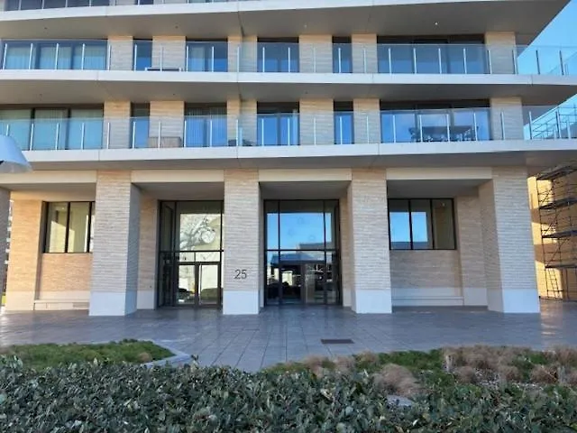 Uitzicht Luxe Met Ruim Terras Zwembad & Gym Oostende