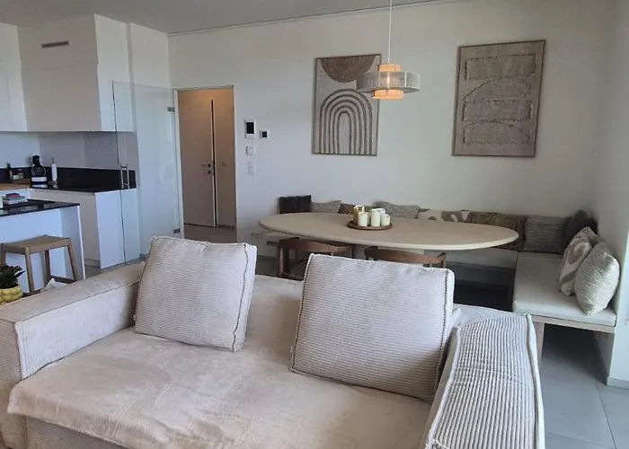 Uitzicht Luxe Met Ruim Terras Zwembad & Gym