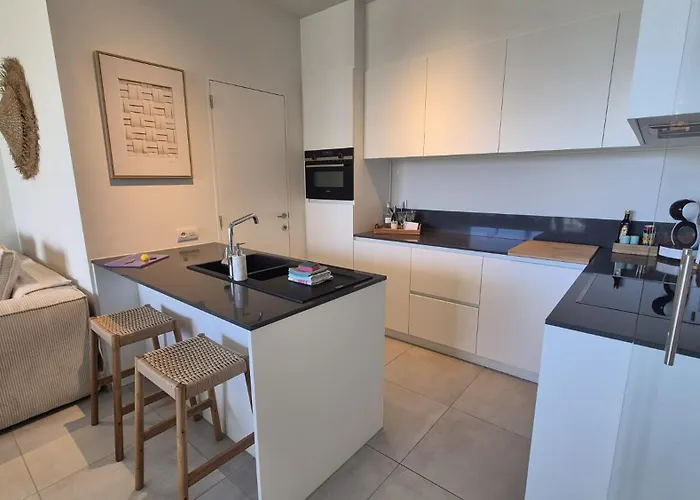 Uitzicht Luxe Met Ruim Terras Zwembad & Gym Apartment *