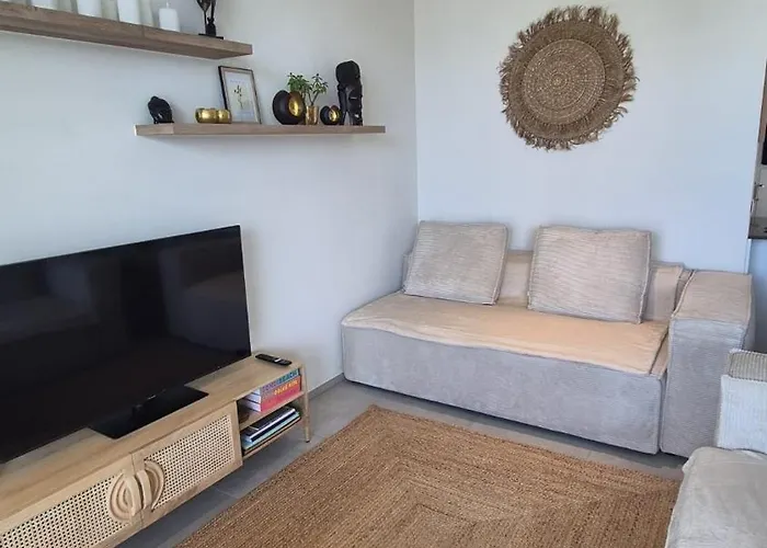 Uitzicht Luxe Met Ruim Terras Zwembad & Gym