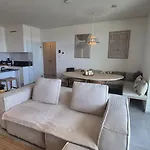 Uitzicht Luxe Met Ruim Terras Zwembad & Gym