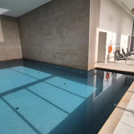 Uitzicht Luxe Met Ruim Terras Zwembad & Gym * Остенде